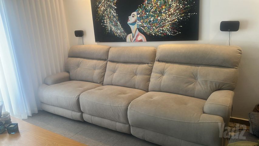 סלון של American-comfort
