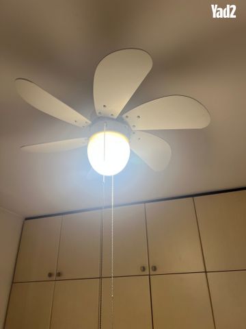 מאוורר תקרה עם תאורה