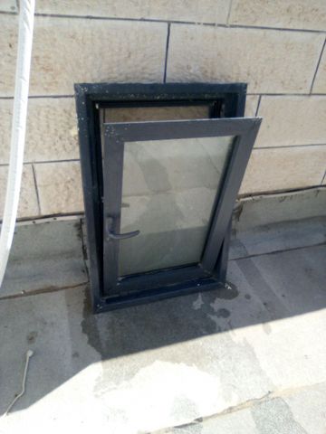 חלון אלומניום