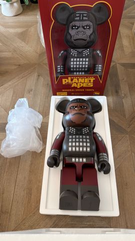 Be@rbrick 1000%