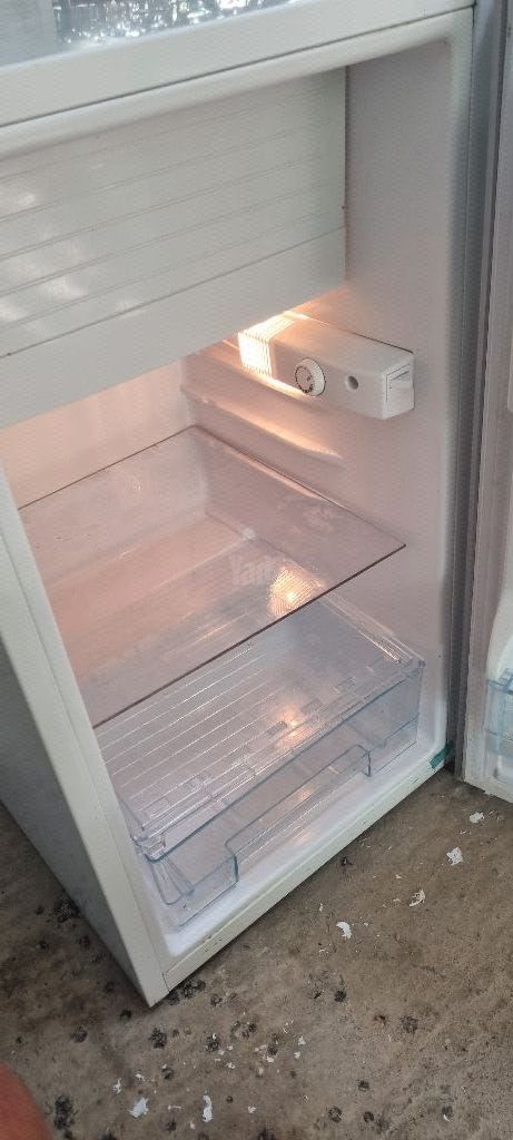 מקרר משרדי