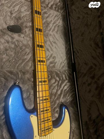 Fender Ultra Jazz bass
