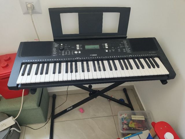 אורגנית Yamaha PSR E373