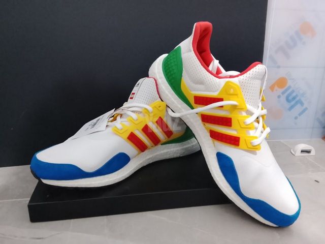 Adidas Ultraboost-LEGO