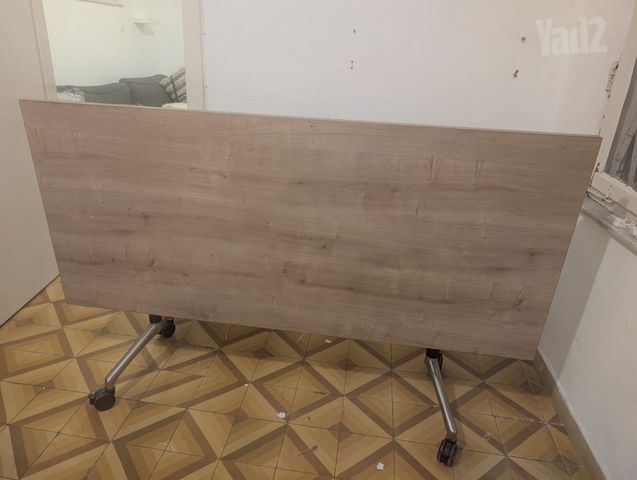 שולחן