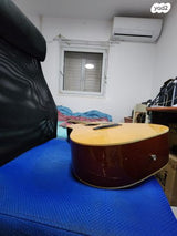 גיטרה אקוסטית