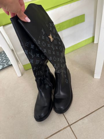 מגפיים של Louise Vuitton
