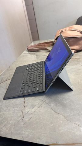 Microsoft Surface Pro 7+