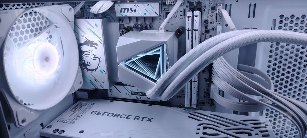 RTX 5070 2TB SSD 32GB RAM DDR5