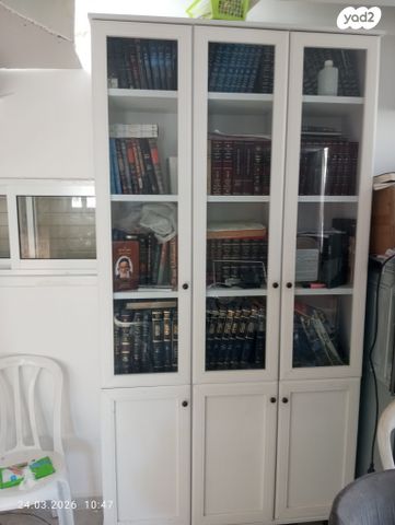 ארון ספריה