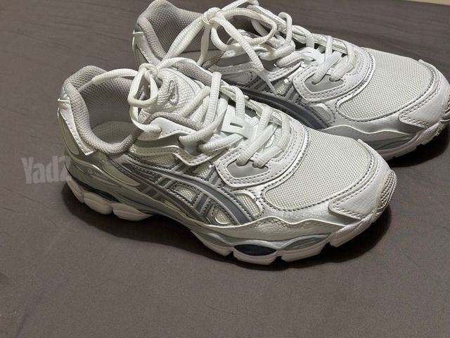 נעלי ASICS GEL-NYC