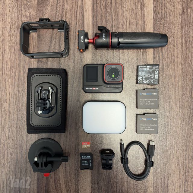 Insta360 Ace Pro כולל אביזרים