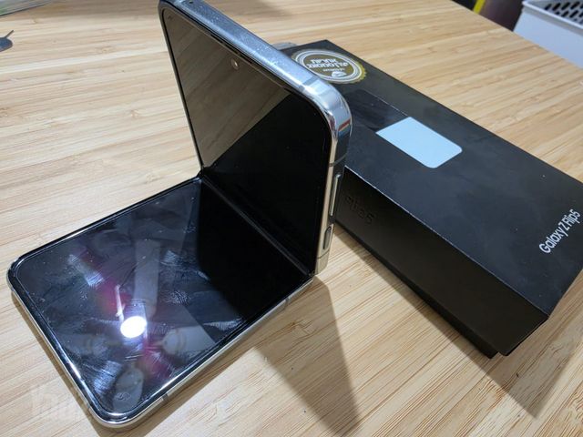 Galaxy z flip 5