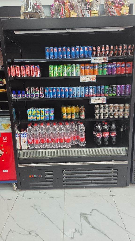 מקרר מעדניה