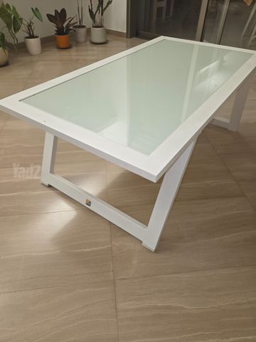 שולחן קפה נמוך