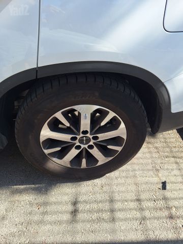 צמיג לרכב 255/60 R18