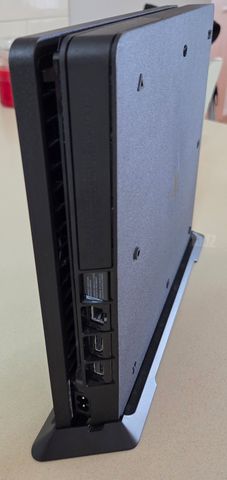 PlayStation 4 Slim 1TB