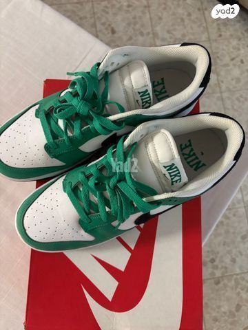 נעלי NIKE