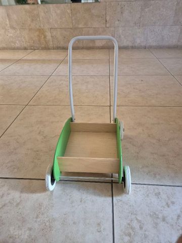 עגלת עץ