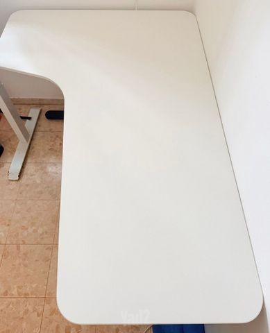שולחן עבודה IKEA BEKANT