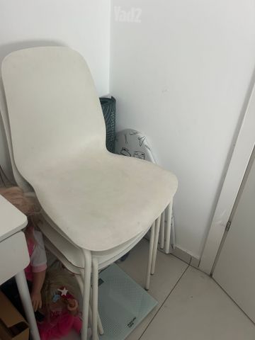 כיסאות