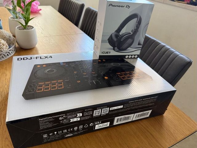 מערכת DDJ-FLX4