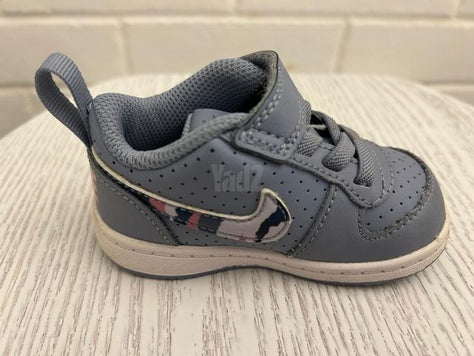 Nike Shoe Unisex Size 19,5