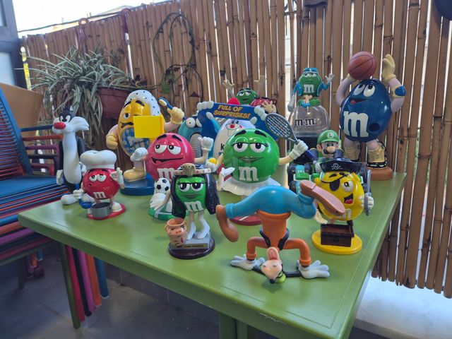 בובת m&m
