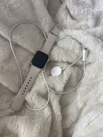 שעון Apple Watch SE (40mm)