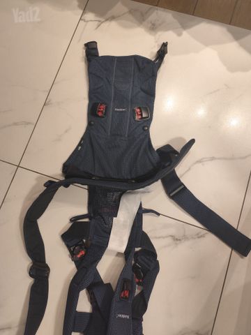 מנשא