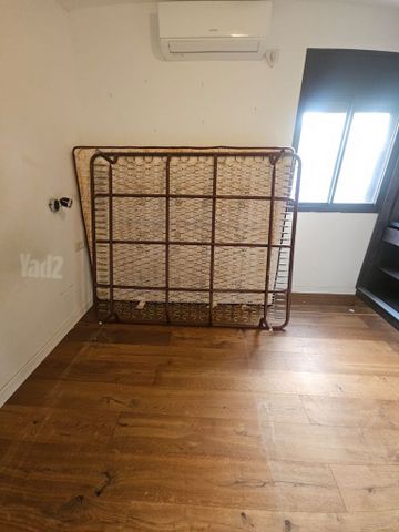 מיטה זוגית 200/160 למסירה