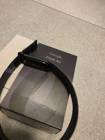 Google Fitbit Air החדש, שחור
