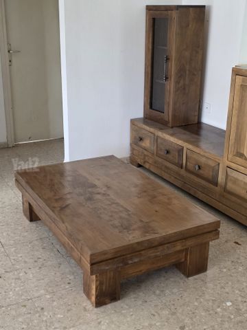 מזנון ושולחן