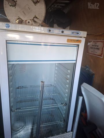 מקרר וויטרינה