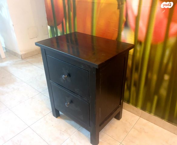 שידה מעץ מלא