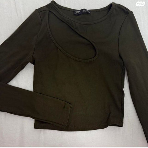 חולצת קרופ pull&bear