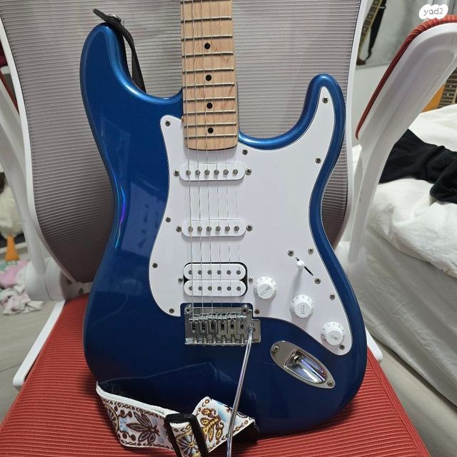 גיטרה squier affinity strat