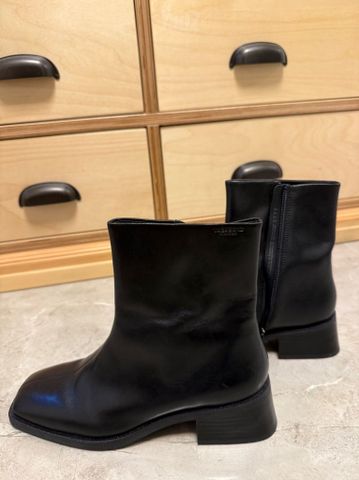 Vagabond boots