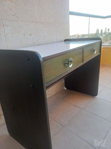 שולחן