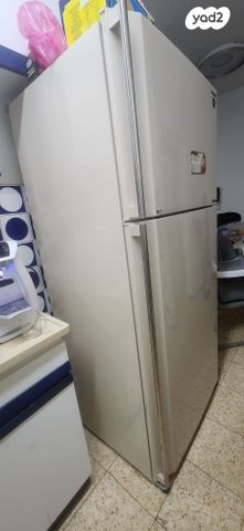 מקרר SHARP