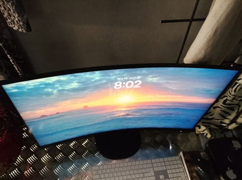 מסך 29 קעור לנוו