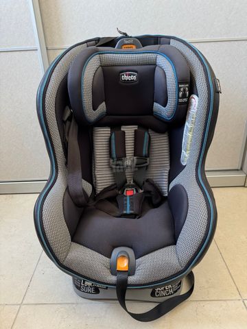 כיסא בטיחות Chicco NextFit Zip
