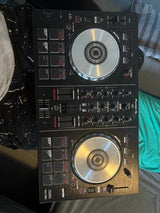 Pioneer DDJ-SB2, קונטרולר