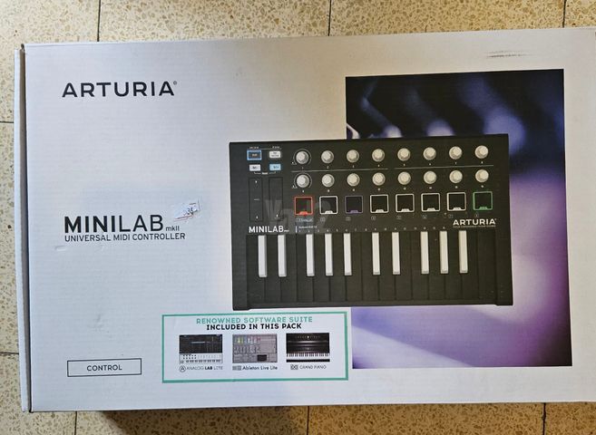 מקלדת שליטה Arturia MINILAB 2