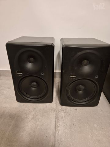 מוניטורים mackie hr824 mk2
