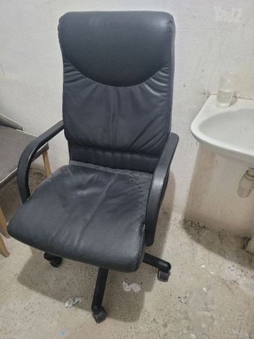 כסא משרד מרופד
