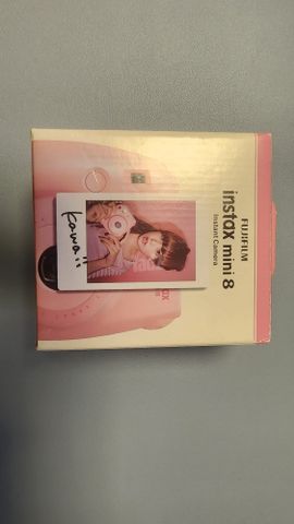 מצלמת Fujifilm Instax Mini 8