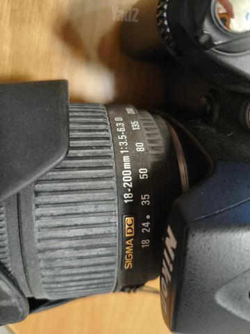 Nikon D90 + Sigma 18-200mm