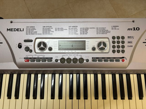 אורגנית Medeli m10