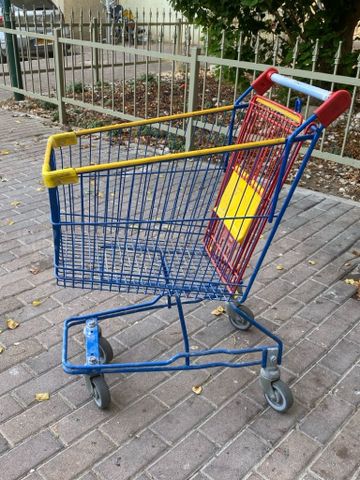 עגלת מתכת